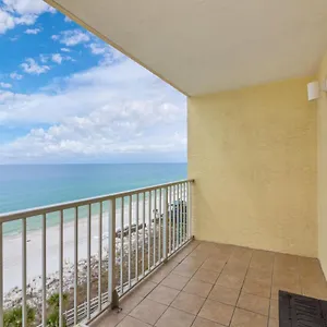 Summit 913, 1 Bedroom, Sleeps 6, Beachfront, Wi-fi, Pool Apartment