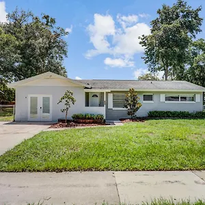 https://quiet-location-duplex-house-minutes-away-from.davenporthotels.org
